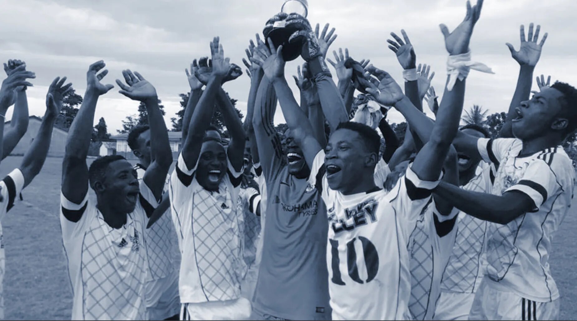 The Wave to the Goal